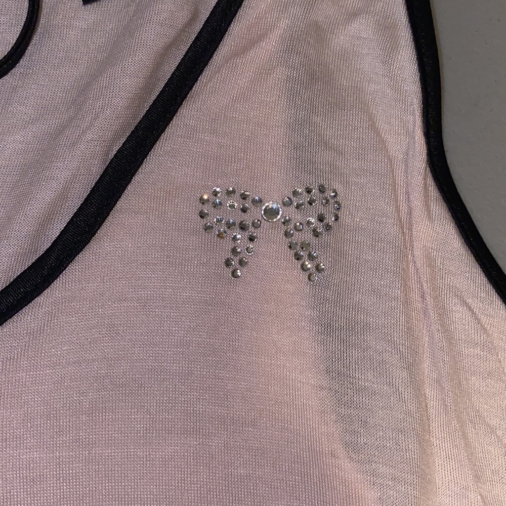 Victoria Secret - Picture 2 of 8